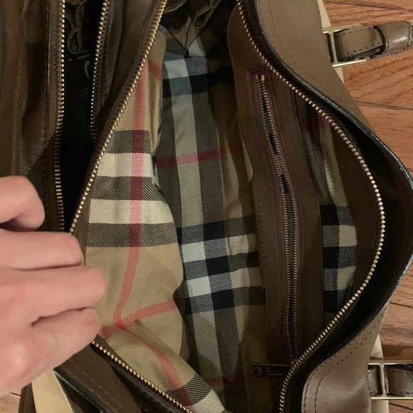 Burberry duffle bag - Picture 7 of 8